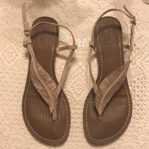 Carlos Santana Leaf Sandals